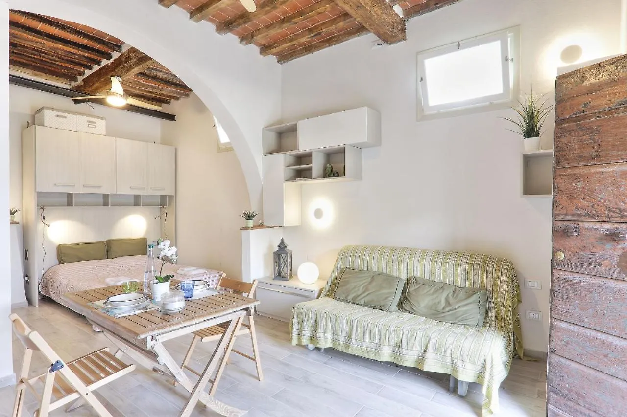 Monolocale In Villa D'Epoca Capoliveri